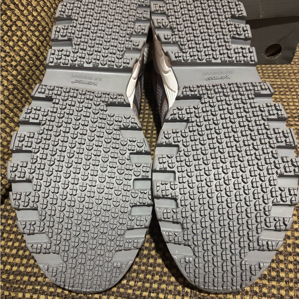 McLaren Formula 1 -K-SWISS tubes*200 X
Men’s Comfort Technology Sports Shoes 15M - Picture 11 of 13